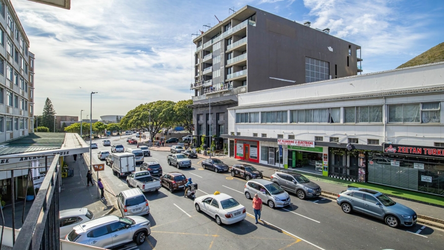 To Let 1 Bedroom Property for Rent in Sea Point Western Cape